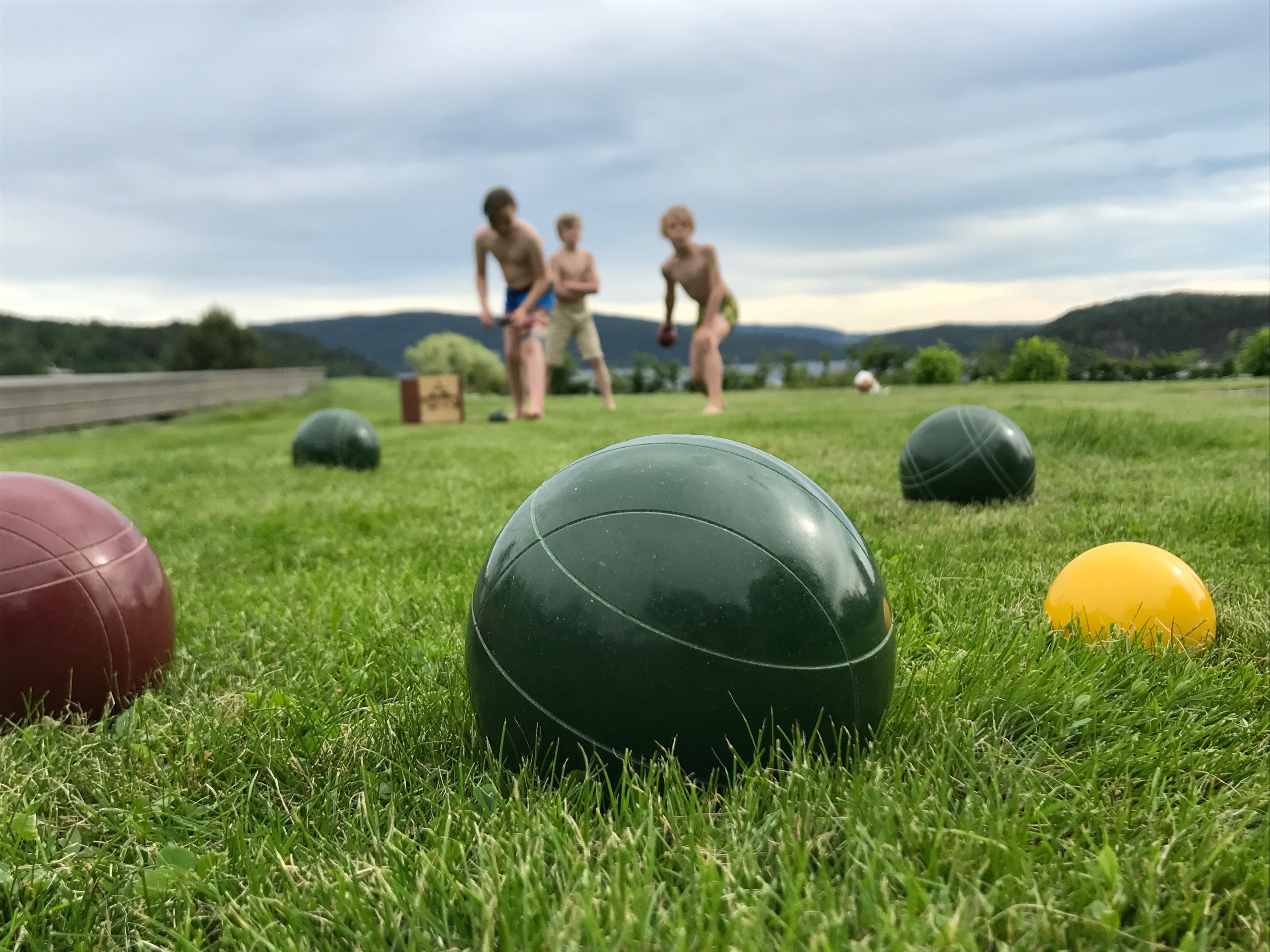 Slik skaper du minnerike utendørsaktiviteter med klassiske hagespill-Mer Kvalitetstid-Kvalitetstid.no