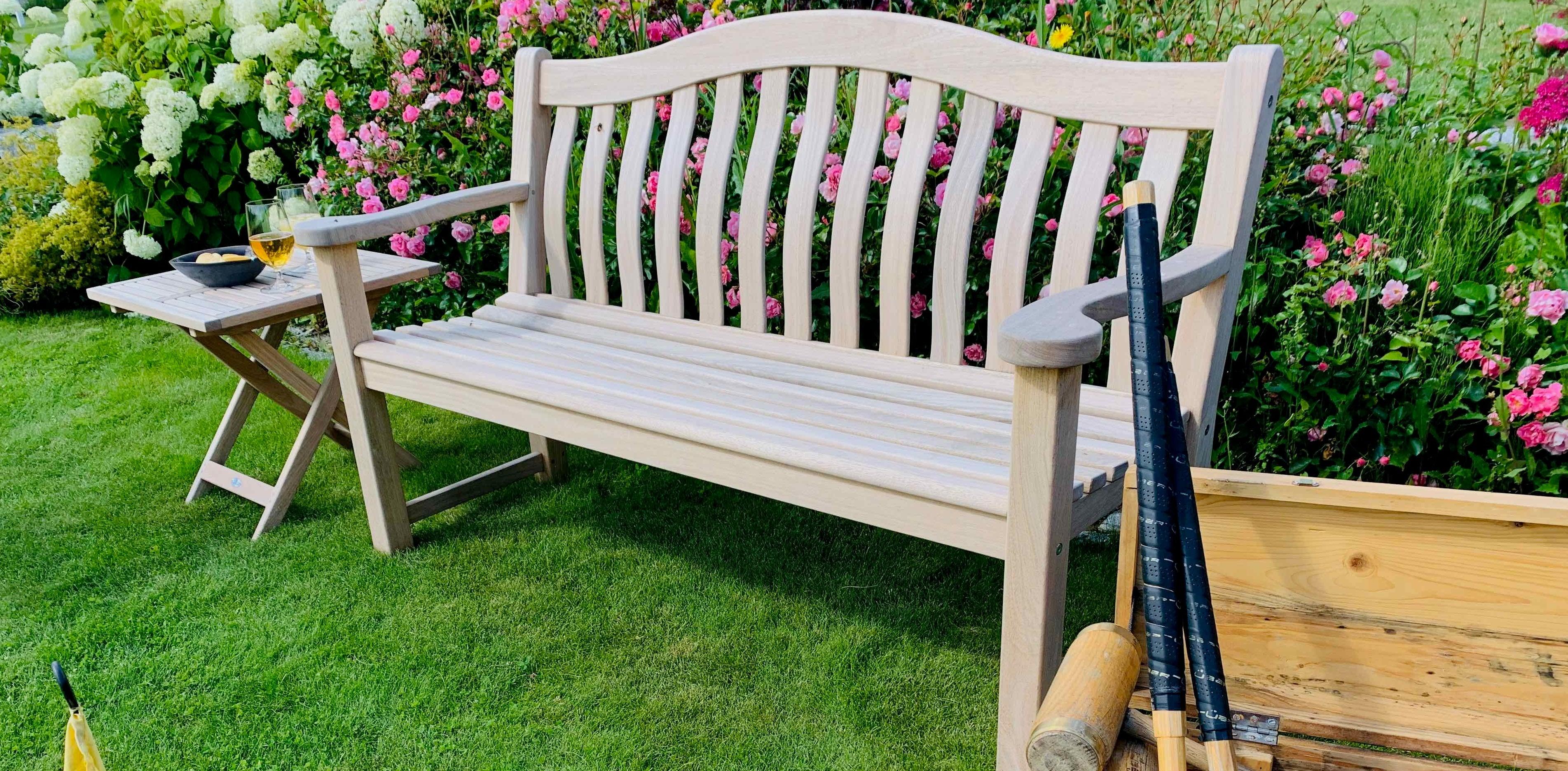 Hagebenker og utebord i tre