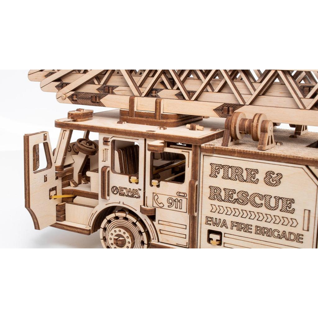 Brannbil | Fire Truck-Byggesett - mekaniske-Eco-Wood-Art-Kvalitetstid AS