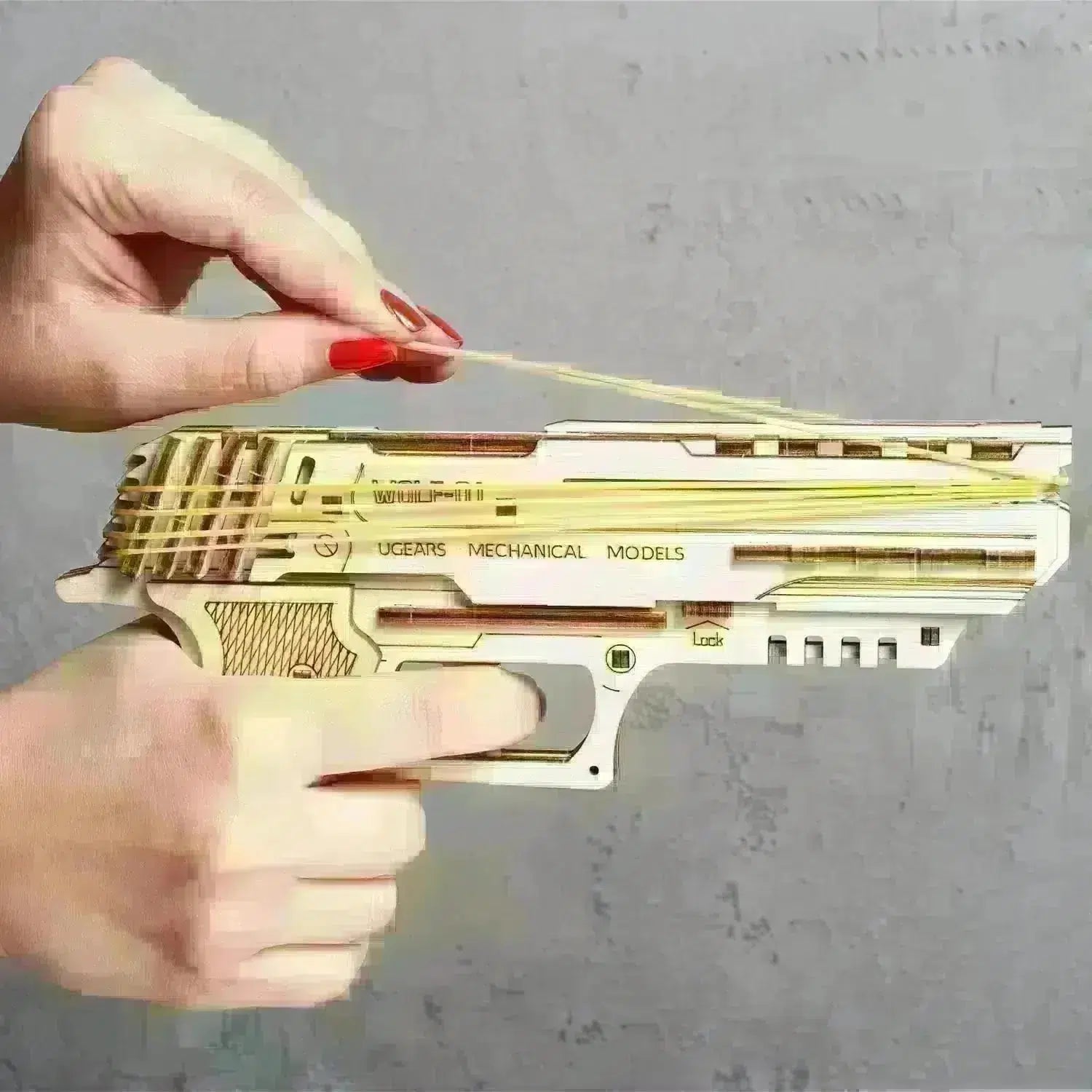 Ugears_Handgun_Mechanical_Model_15_1800x1800_39ead777-42ef-405d-a36f-772bc7baa176-Kvalitetstid.no