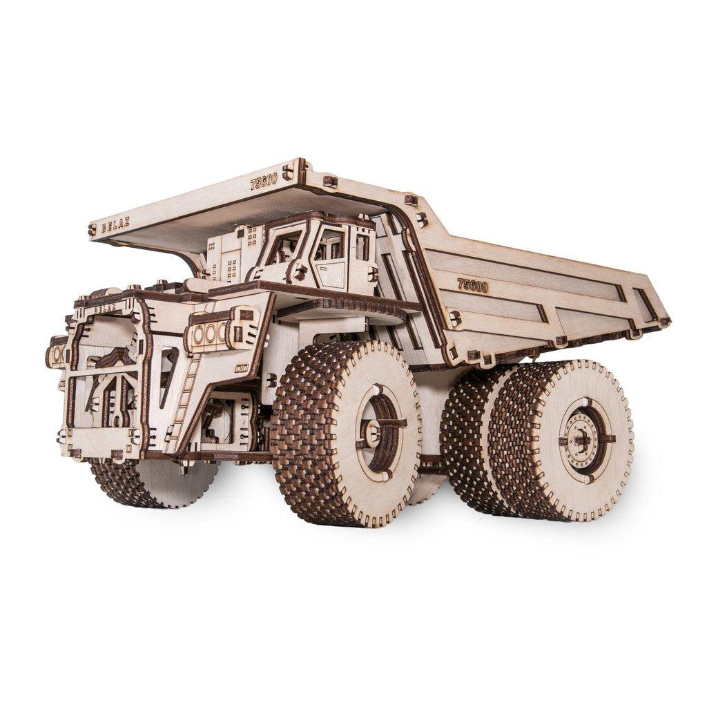 Tippebil | BELAZ 75600-Byggesett-Eco-Wood-Art-Kvalitetstid AS