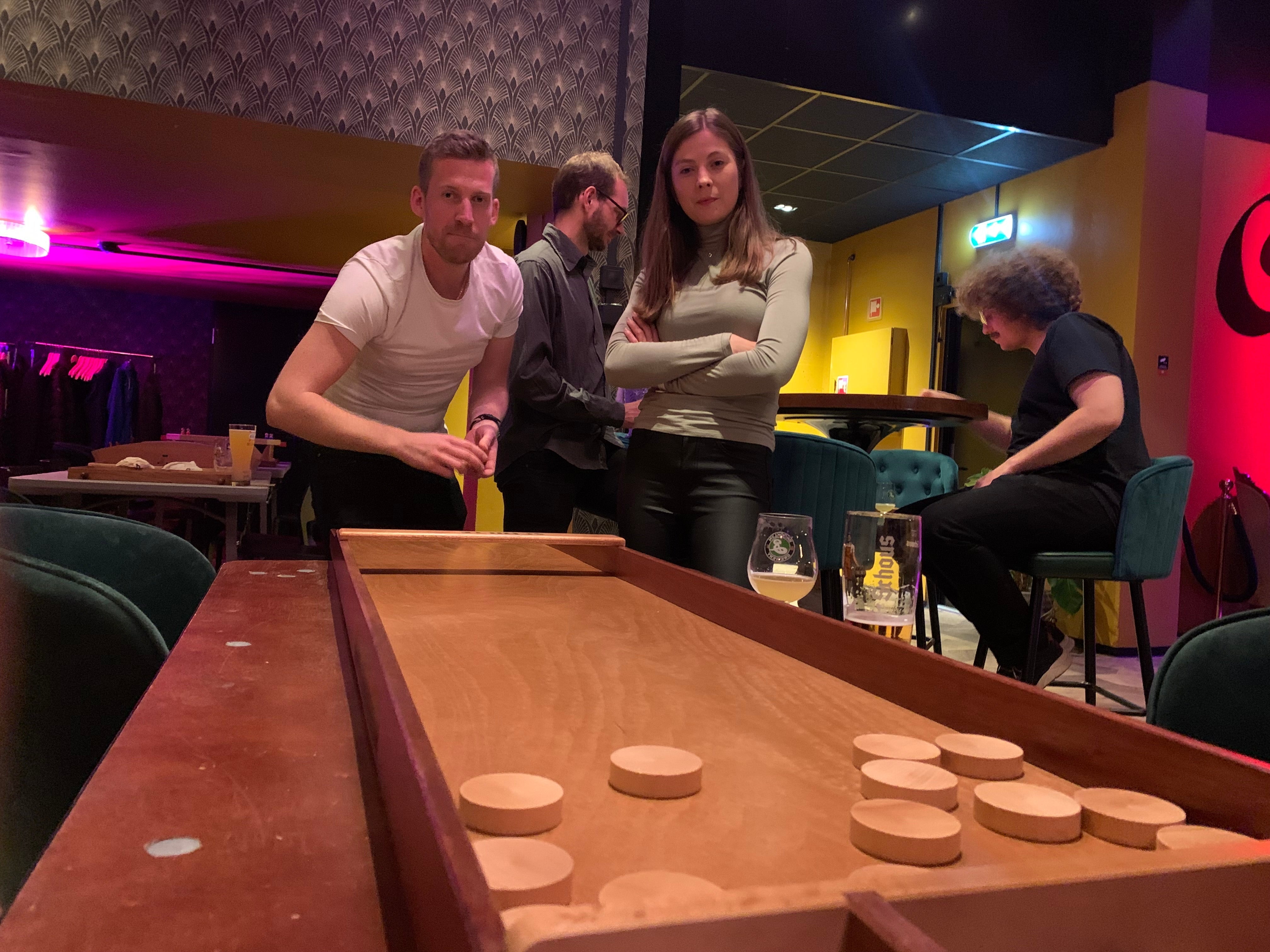 Vedlikehold av sjoelbak (jakkolo - nederlandsk shuffleboard)-Mer Kvalitetstid-Kvalitetstid.no
