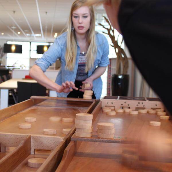 Vedlikehold av sjoelbak (jakkolo - nederlandsk shuffleboard)