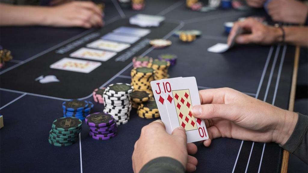 Poker – Alt du trenger for ekte pokerstemning hjemme