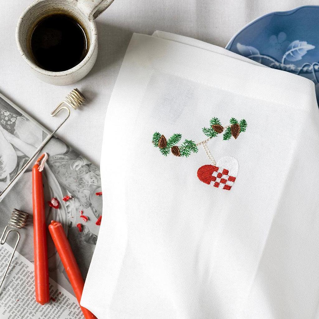 Broderte Servietter I Ekte Flaggduk 6 Stk Jul Langkilde Søn-Langkilde & Søn-Kvalitetstid AS