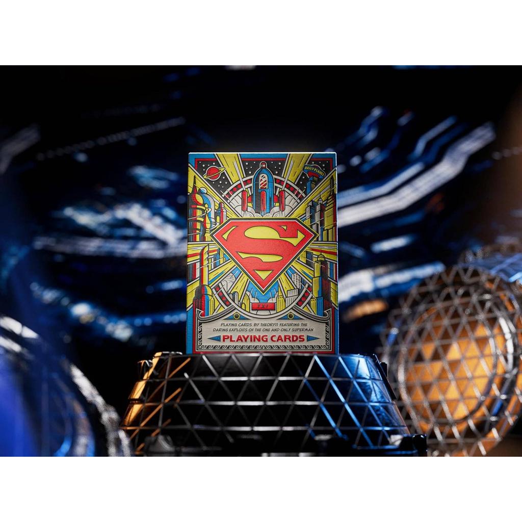 Theory11 Superman Spillekort Med Premium Embossing For Samlere Og Kortspillere DC Golden Age-Kortstokker-Cardshouse-Kvalitetstid AS