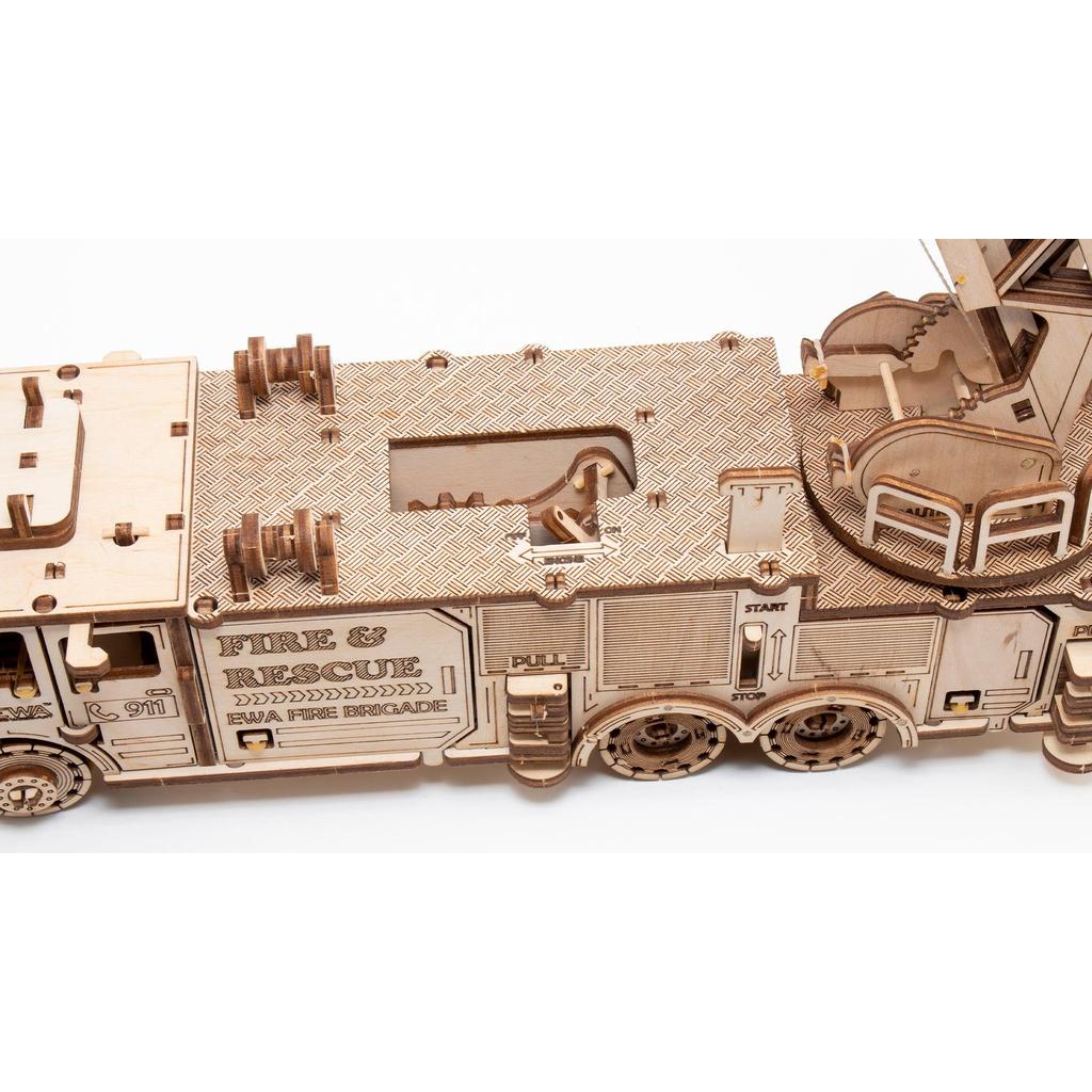 Brannbil | Fire Truck-Byggesett - mekaniske-Eco-Wood-Art-Kvalitetstid AS