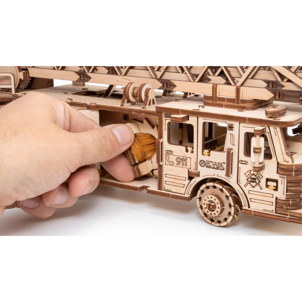 Brannbil | Fire Truck-Byggesett - mekaniske-Eco-Wood-Art-Kvalitetstid AS
