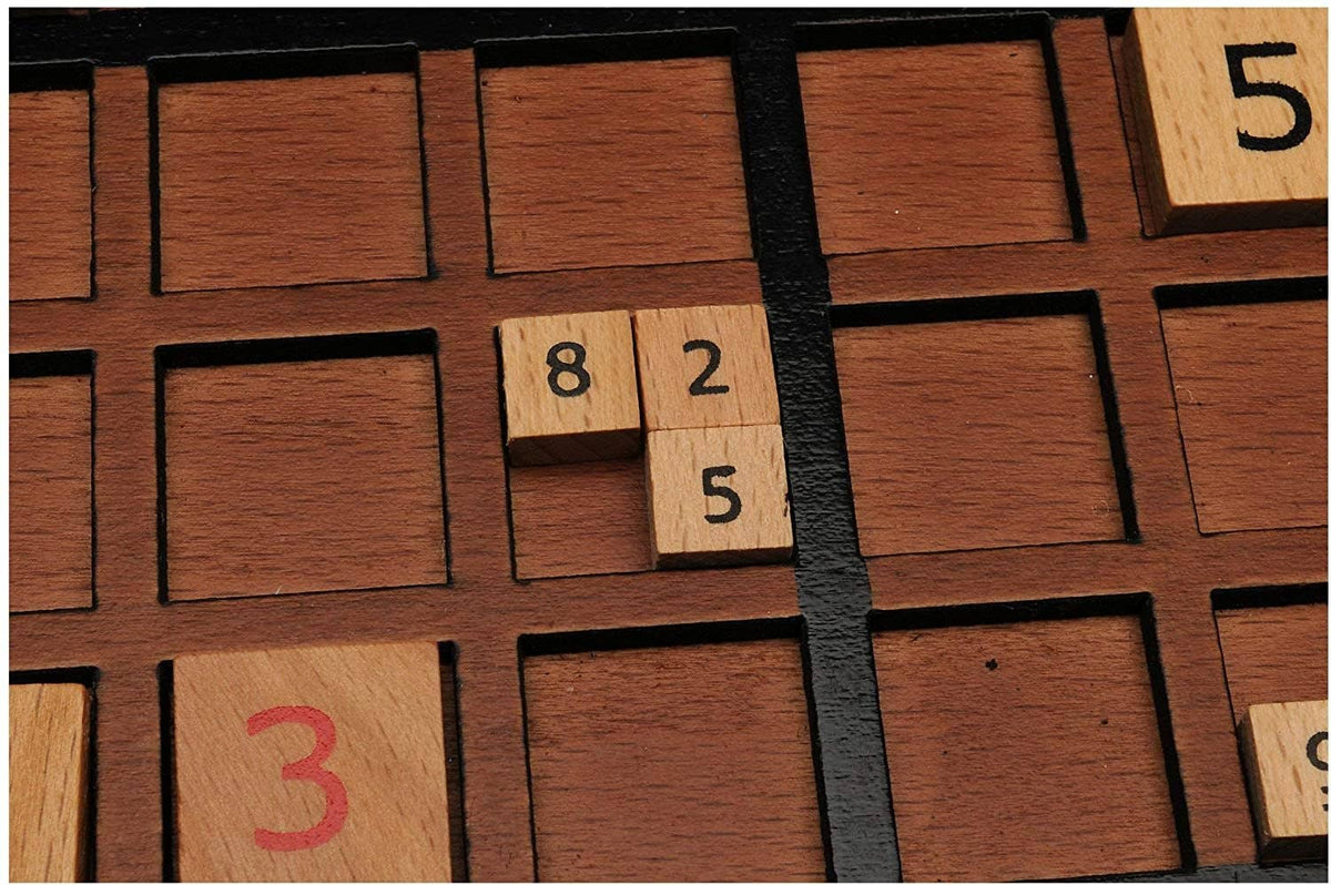 Sudoku i tre – brett med brikker i valnøttfinish | WE Games