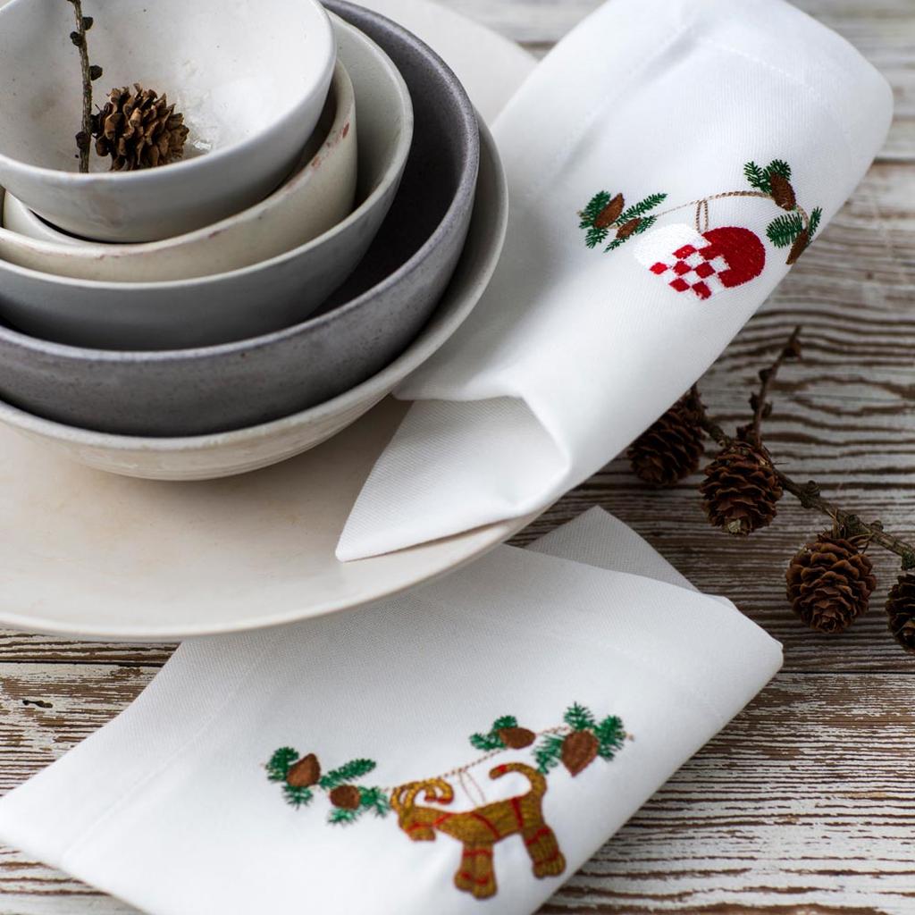 Broderte Servietter I Ekte Flaggduk 6 Stk Jul Langkilde Søn-Langkilde & Søn-Kvalitetstid AS