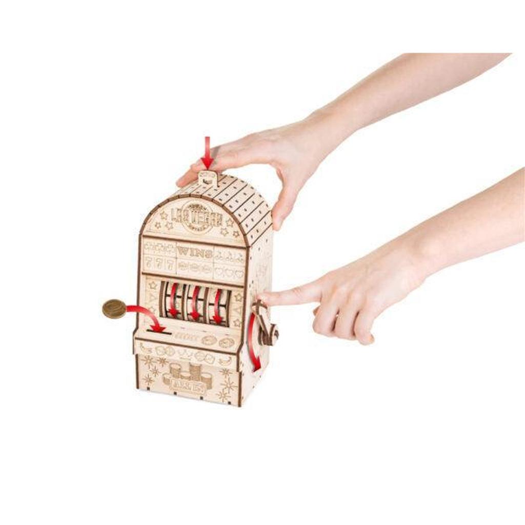Enarmet Banditt Treverk Mekanisk Spillmaskin Med Spak Og Spinnende Hjul For Hobbybyggere Eco Wood Art-Eco-Wood-Art-Kvalitetstid AS