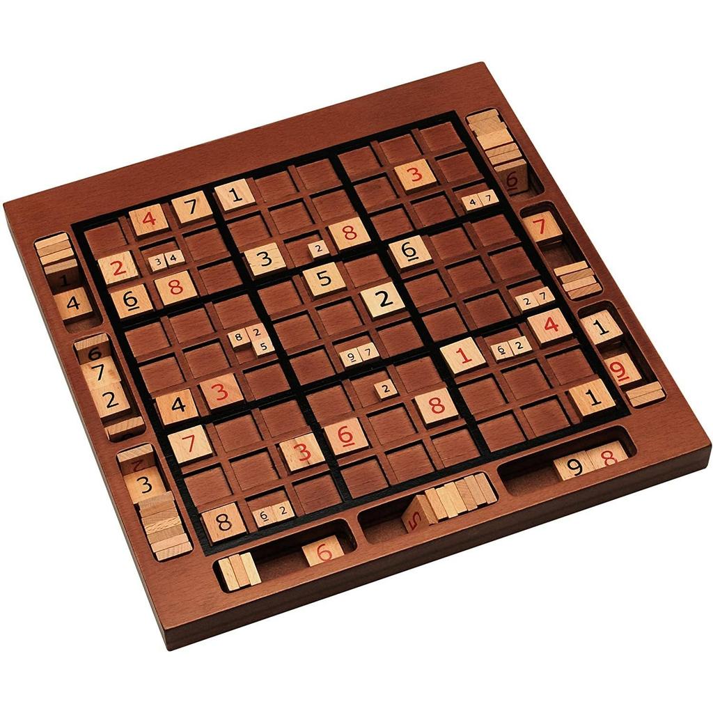 Sudoku i tre – brett med brikker i valnøttfinish | WE Games | Wood Expressions