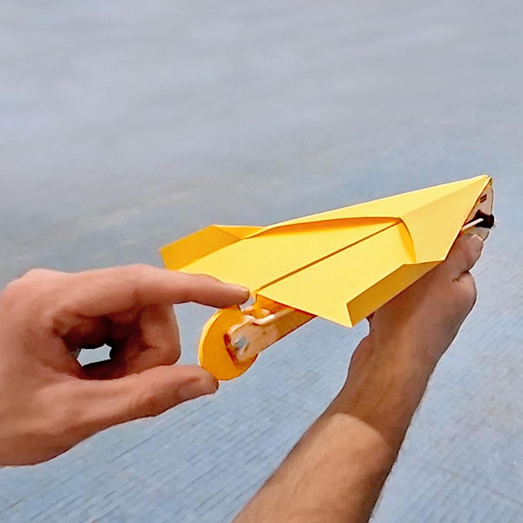 High Flyer – Papirfly med katapult-Naseweiss-Kvalitetstid AS