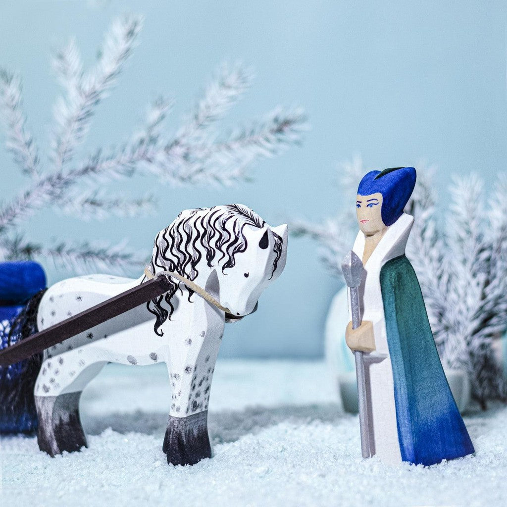 Trefigur | Snødronning, hest og slede | Sett-Trefigurer-Bumbu Toys-Kvalitetstid AS