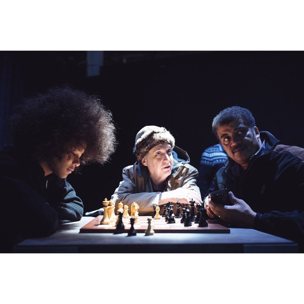 Official Wоrld Chess Set (Wooden Chessmеn set stained black boxwood wtd. Ftd. with extra queen)-Bordspill-World Chess-Kvalitetstid AS