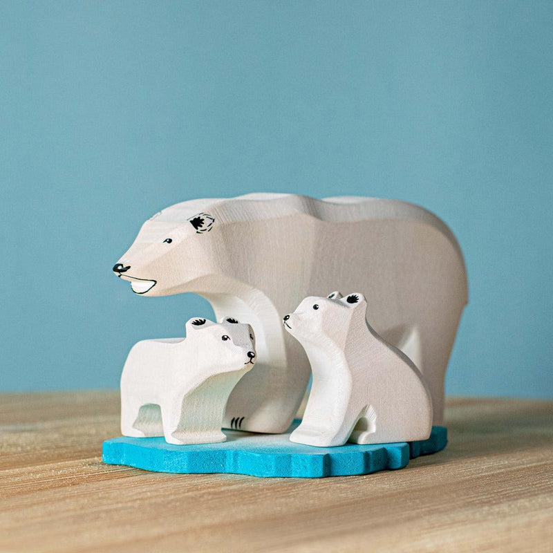 Trefigur - Isbjørnunge sittende-Trefigur-Bumbu Toys-Kvalitetstid AS