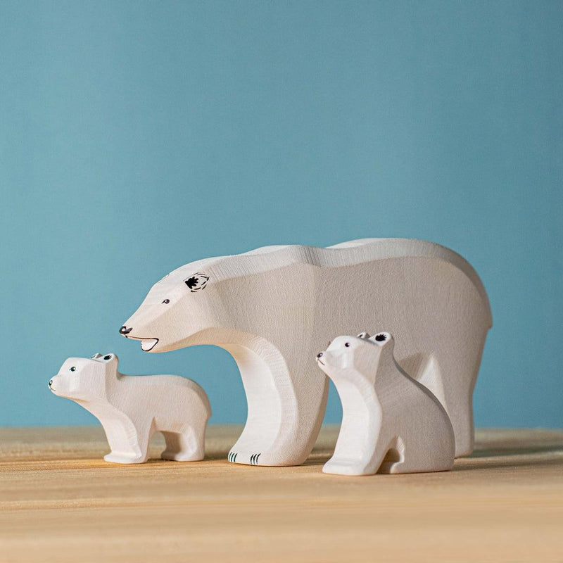 Trefigur - Isbjørnunge stående-Trefigur-Bumbu Toys-Kvalitetstid AS