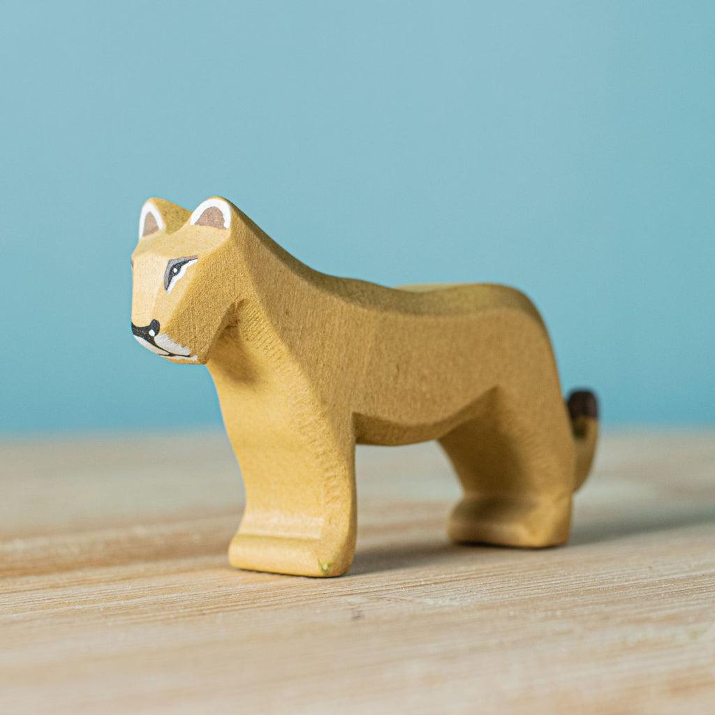 Trefigur - Løve hunn-Trefigur-Bumbu Toys-Kvalitetstid AS