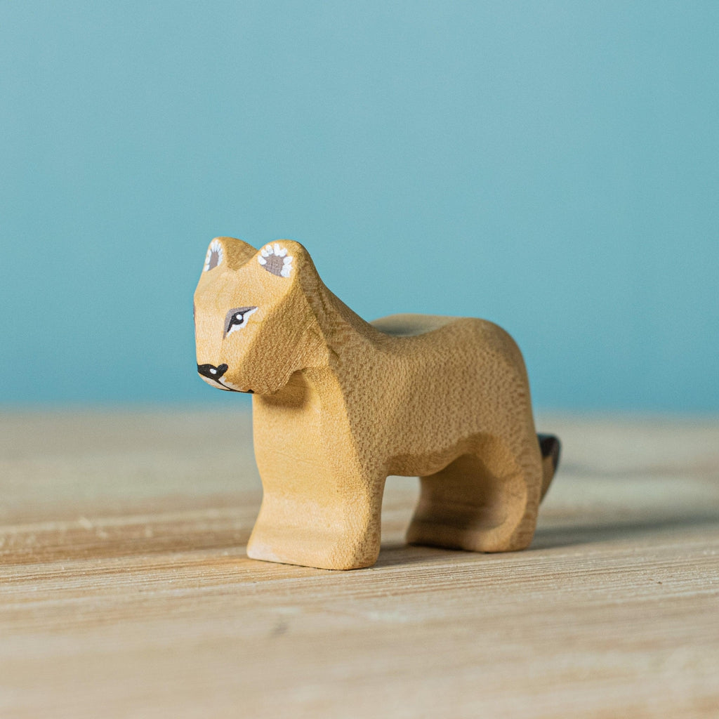 Trefigur - Løvunge-Trefigur-Bumbu Toys-Kvalitetstid AS