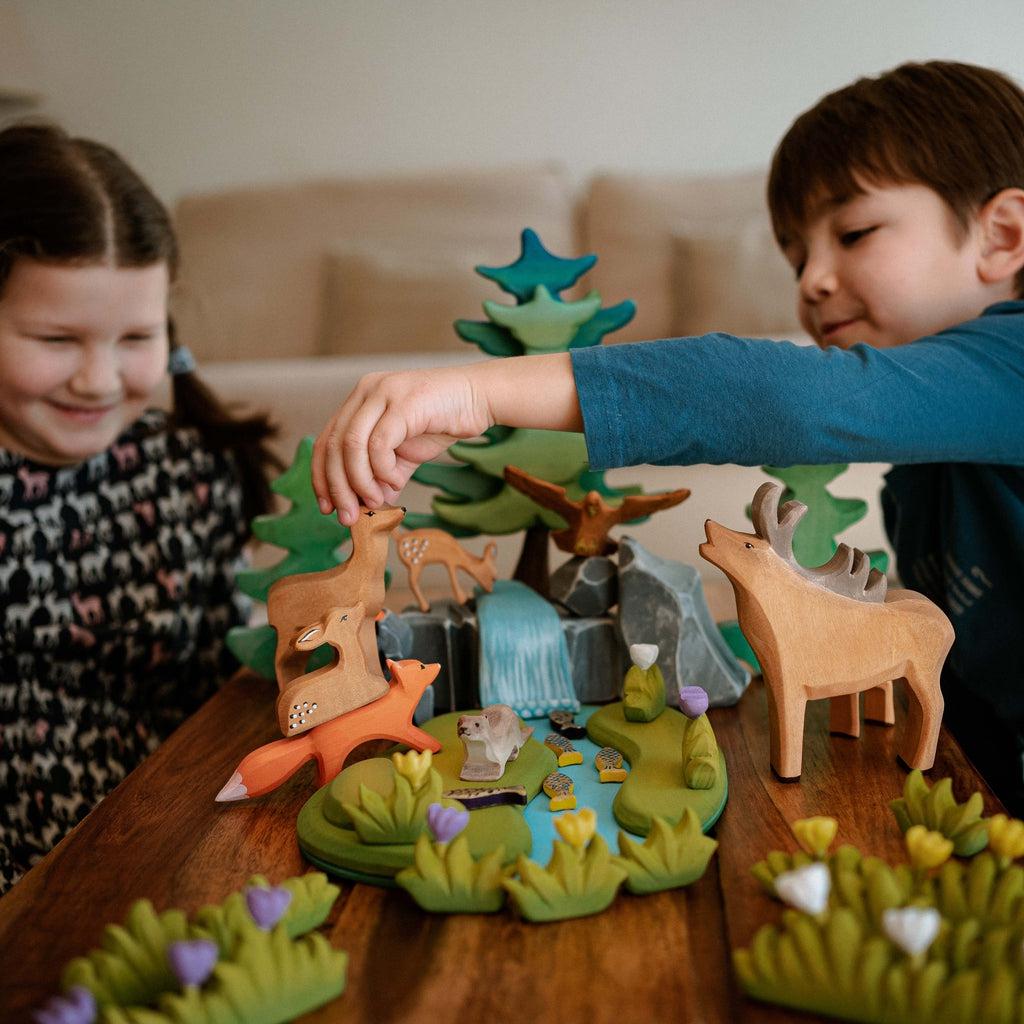 Trefigur - Rådyr kalv liggende-Trefigur-Bumbu Toys-Kvalitetstid AS