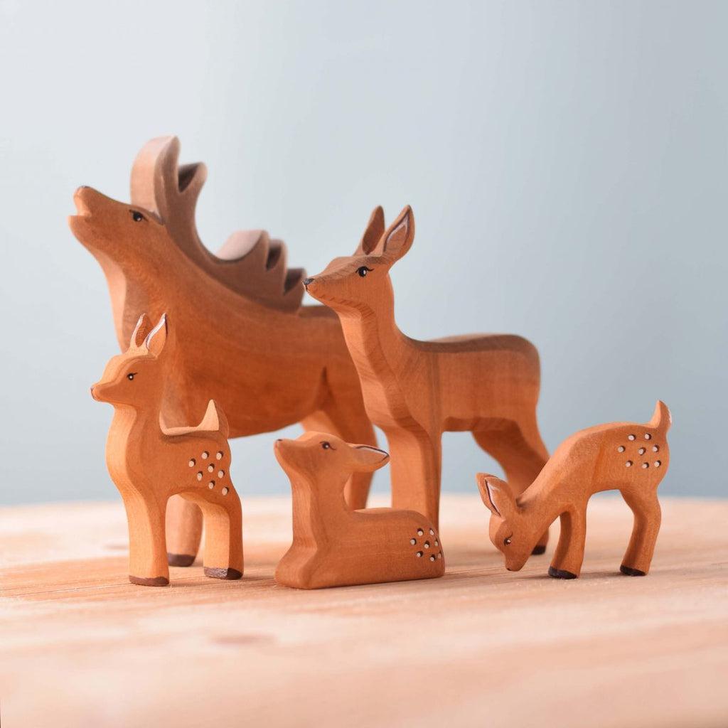 Trefigur - Rådyr kalv liggende-Trefigur-Bumbu Toys-Kvalitetstid AS